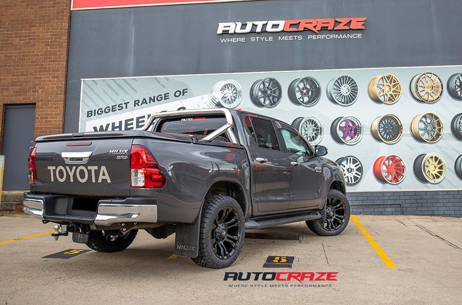 TOYOTA HILUX N80 4WD VAPOR MATTE BLACK